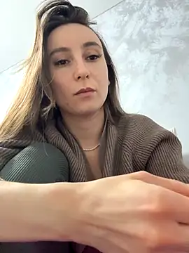 Snapshot of viviandaimond1 chatting on 11/15/25, 03:30 viviandaimond1 online show from 11/15/25, 03:30