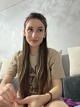 Snapshot of viviandaimond1 chatting on 11/17/25, 07:30 viviandaimond1 online show from 11/17/25, 07:30