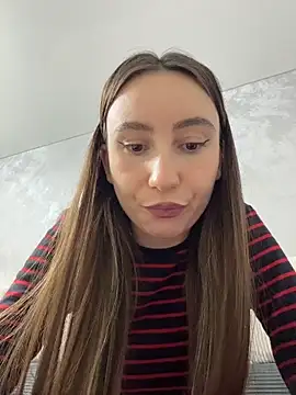 Snapshot of viviandaimond1 chatting on 12/03/25, 09:02 viviandaimond1 online show from 12/03/25, 09:02