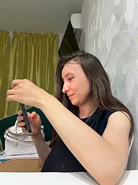 viviandaimond1 online show from 06/11/26, 07:12