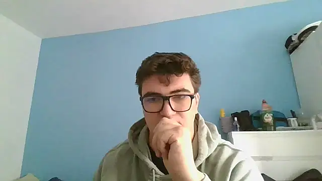 Snapshot of sorolla12 chatting on 01/18/26, 01:04 sorolla12 online show from 01/18/26, 01:04
