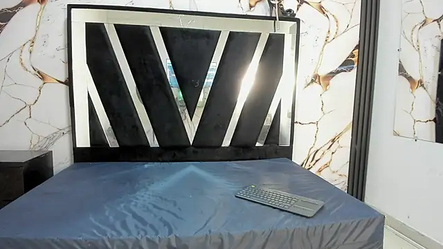 KarinaSimonz online show from 10/29/25, 07:37