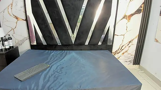 KarinaSimonz online show from 11/12/25, 07:24