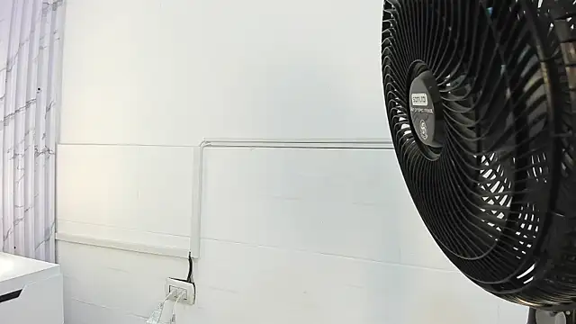 KarinaSimonz online show from 04/30/26, 08:57
