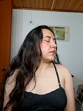 Emi chik online show from 06/12/26, 05:39