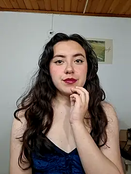 Snapshot of Emi_chik chatting on 08/05/26, 05:32 Emi chik online show from 08/05/26, 05:32