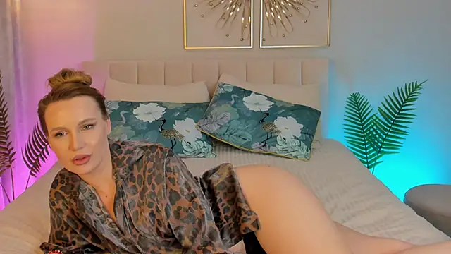    Cindy    online show from 02/02/25, 09:02