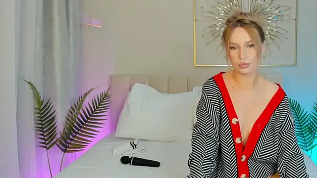    Cindy    online show from 02/05/25, 03:52