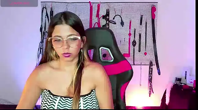 Megaan Greey online show from 12/12/24, 08:53