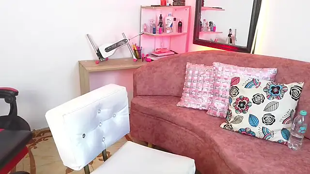 Megaan Greey online show from 07/04/26, 11:33