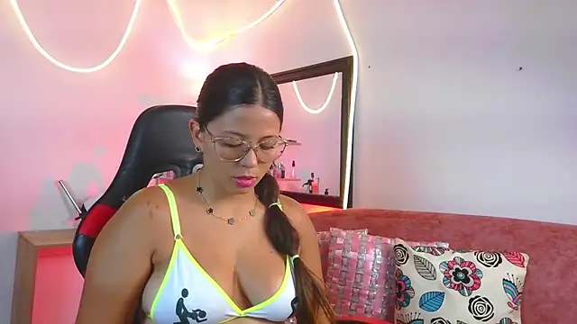 Megaan Greey online show from 07/11/26, 11:39