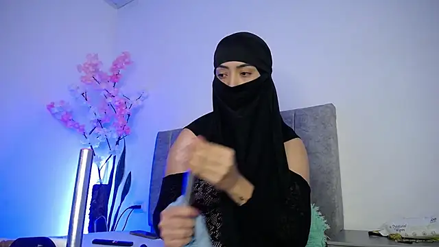 Sweet hot mia online show from 05/11/26, 02:45