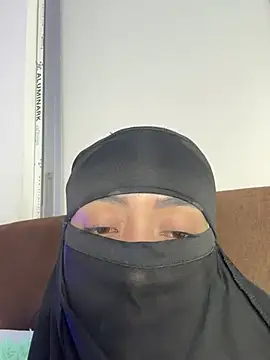 Sweet hot mia online show from 05/25/26, 01:50
