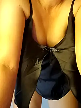 Hue87 online show from 09/15/25, 04:18