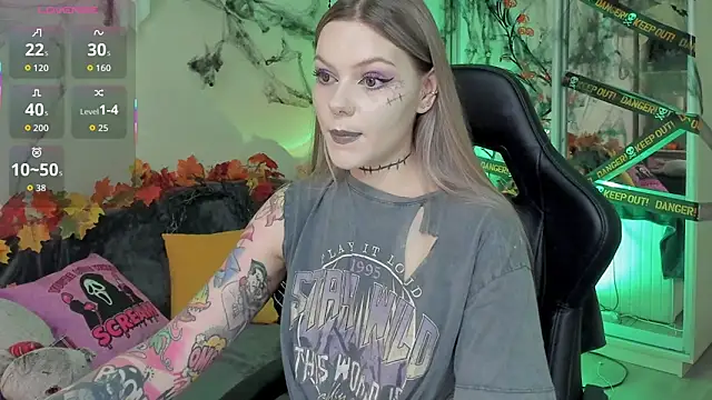 Snapshot of Marta_May_ chatting on 10/26/25, 06:03 Marta May online show from 10/26/25, 06:03