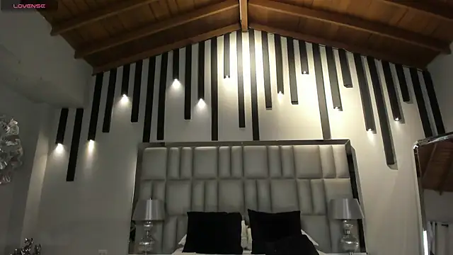 Snapshot of KatieNolan_1 chatting on 11/14/25, 08:07 KatieNolan 1 online show from 11/14/25, 08:07