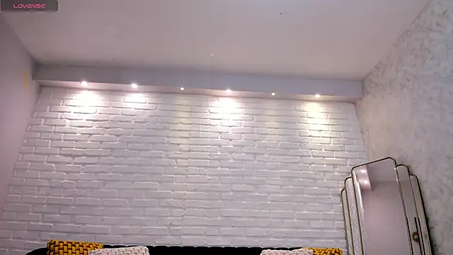 Snapshot of KatieNolan_1 chatting on 11/24/25, 07:46 KatieNolan 1 online show from 11/24/25, 07:46