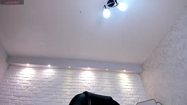 Snapshot of KatieNolan_1 chatting on 11/25/25, 06:30 KatieNolan 1 online show from 11/25/25, 06:30