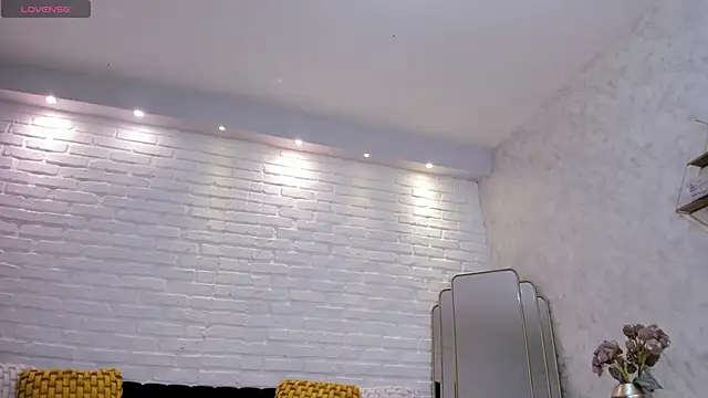 Snapshot of KatieNolan_1 chatting on 11/28/25, 07:27 KatieNolan 1 online show from 11/28/25, 07:27