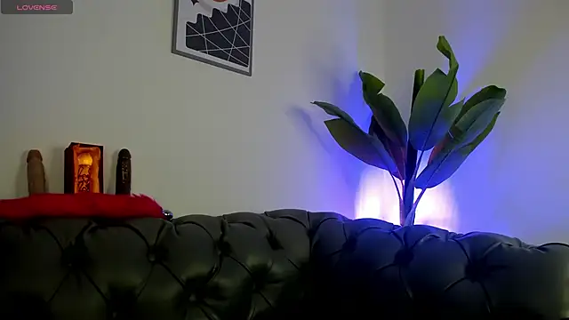 inaya zyad online show from 01/18/25, 03:49