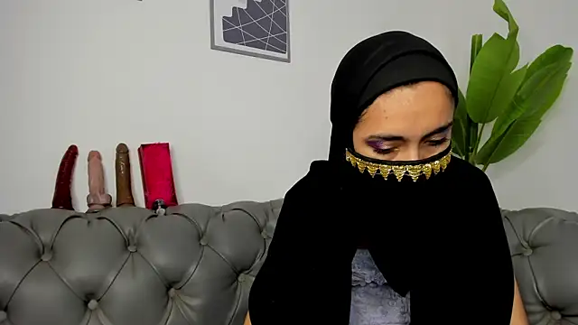 inaya zyad online show from 02/14/25, 02:44