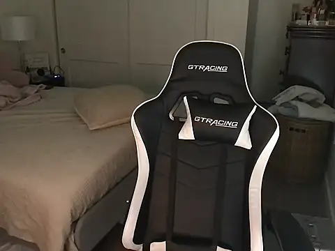 explosivekitty69 online show from 09/29/25, 06:57