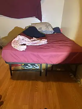 Snapshot of gamingcouple420 chatting on 09/20/25, 04:35 gamingcouple420 online show from 09/20/25, 04:35