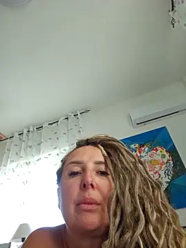 MariaRichi  online show from 10/04/25, 07:28