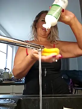 MariaRichi  online show from 10/12/25, 07:40