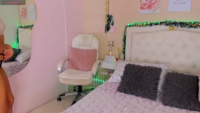 Ashley Evans18 online show from 12/13/24, 11:13