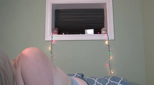 Snapshot of SummerLovingXoXo chatting on 12/05/24, 10:34 SummerLovingXoXo online show from 12/05/24, 10:34