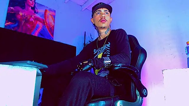 HannibalLester online show from 10/25/25, 04:42