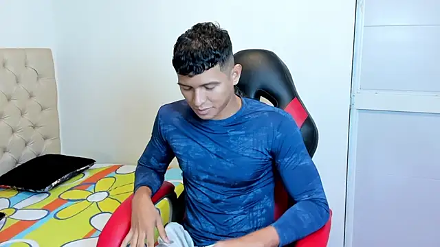 Snapshot of yei-sant chatting on 11/11/25, 03:06 yei-sant online show from 11/11/25, 03:06