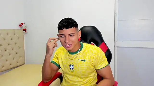 Snapshot of yei-sant chatting on 11/15/25, 03:15 yei-sant online show from 11/15/25, 03:15