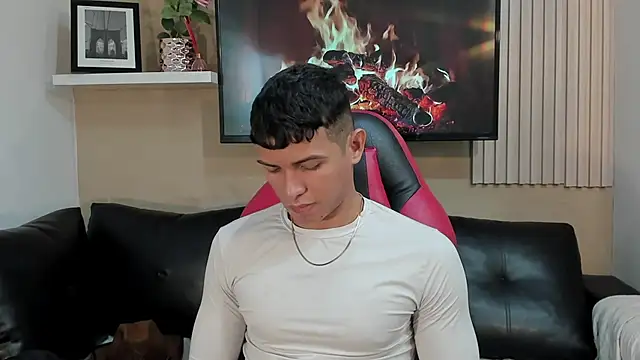 Snapshot of yei-sant chatting on 11/21/25, 02:21 yei-sant online show from 11/21/25, 02:21