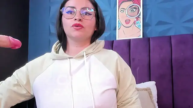 NicoleJonss online show from 05/16/26, 12:40