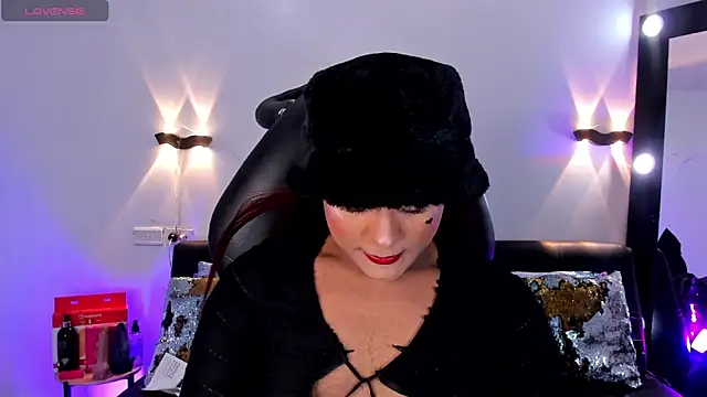 Snapshot of Emili_Roux chatting on 04/19/26, 06:10 Emili Roux online show from 04/19/26, 06:10