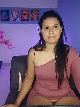 Snapshot of elena_jonees chatting on 12/26/24, 10:20 elena jonees online show from 12/26/24, 10:20