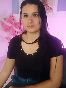 Snapshot of elena_jonees chatting on 12/29/24, 02:21 elena jonees online show from 12/29/24, 02:21