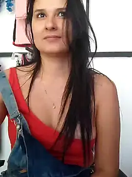 Snapshot of elena_jonees chatting on 01/24/25, 06:35 elena jonees online show from 01/24/25, 06:35