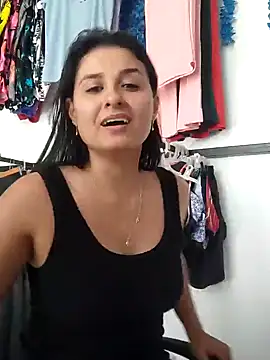 Snapshot of elena_jonees chatting on 01/27/25, 06:31 elena jonees online show from 01/27/25, 06:31