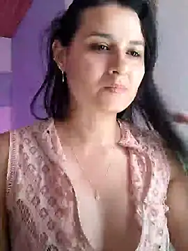 Snapshot of elena_jonees chatting on 02/01/25, 05:58 elena jonees online show from 02/01/25, 05:58