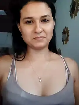 Snapshot of elena_jonees chatting on 02/07/25, 09:58 elena jonees online show from 02/07/25, 09:58