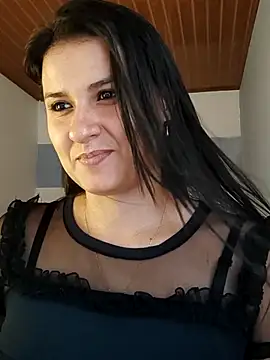 Snapshot of elena_jonees chatting on 02/25/25, 06:31 elena jonees online show from 02/25/25, 06:31