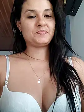 Snapshot of elena_jonees chatting on 03/03/25, 06:33 elena jonees online show from 03/03/25, 06:33
