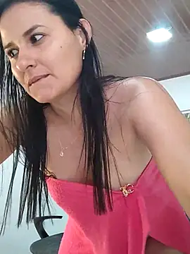 Snapshot of elena_jonees chatting on 03/15/25, 06:32 elena jonees online show from 03/15/25, 06:32