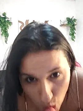 Snapshot of elena_jonees chatting on 09/12/25, 07:36 elena jonees online show from 09/12/25, 07:36