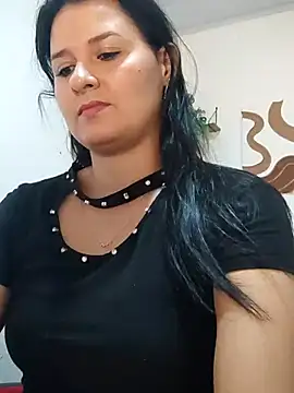 Snapshot of elena_jonees chatting on 10/18/25, 02:51 elena jonees online show from 10/18/25, 02:51