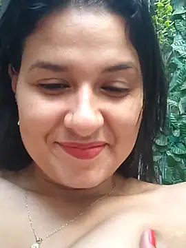 Snapshot of elena_jonees chatting on 11/20/25, 08:19 elena jonees online show from 11/20/25, 08:19