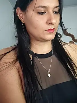 Snapshot of elena_jonees chatting on 11/25/25, 07:58 elena jonees online show from 11/25/25, 07:58